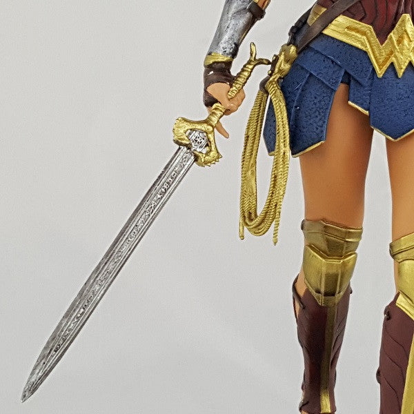DC Comics Icons Entertainment Wonder Woman Swarovski Crystal Figurine: 'Wonder  Woman: Justice Fighter' Figurine